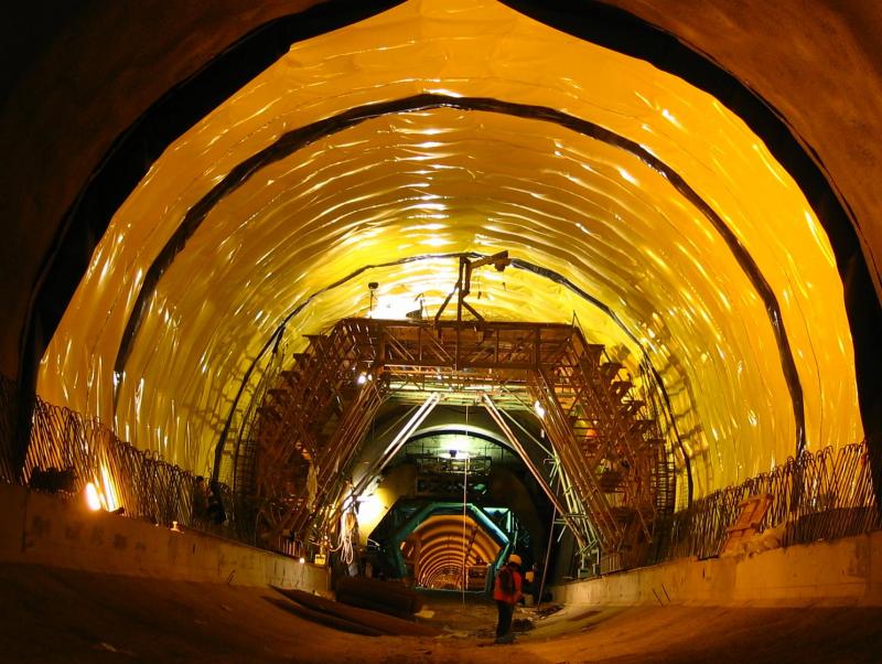 Thirra Tunnel, Albania